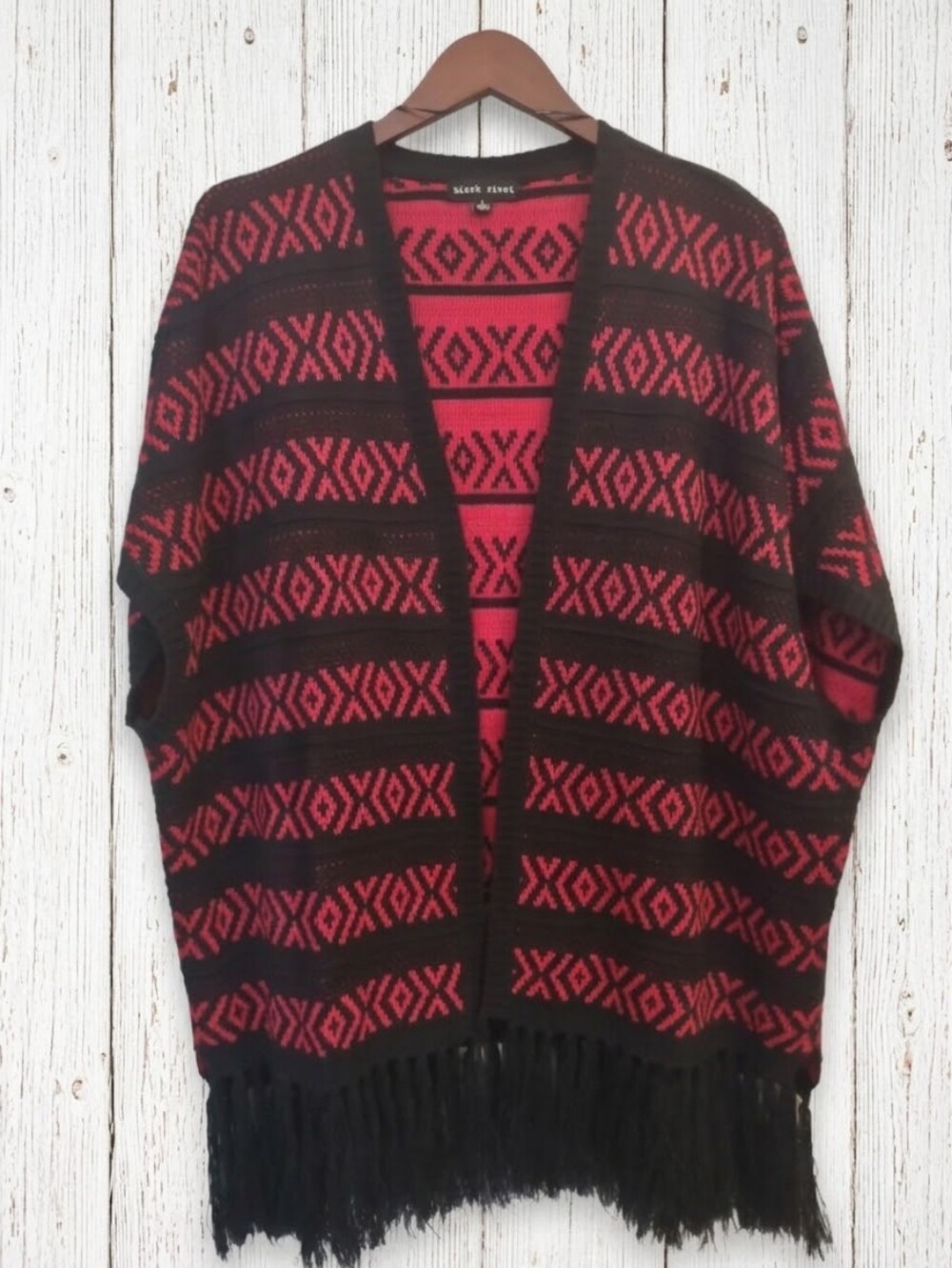 Black Rivet Geometric Knit Open Front Cardigan Poncho Fringe Hem Red Black Large
